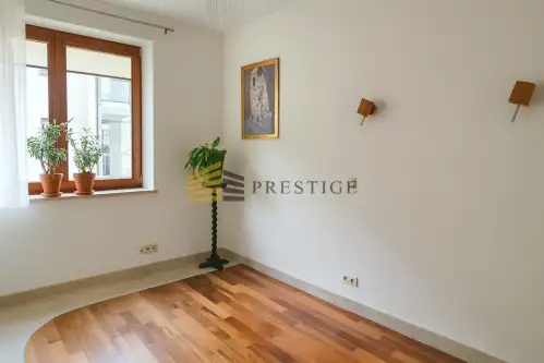 Warszawa ,  Urodzajna   5