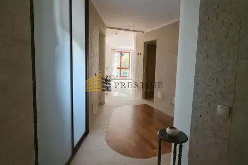 Warszawa ,  Urodzajna   8