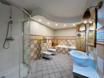 Warszawa ,  Jana Iii Sobieskiego   8