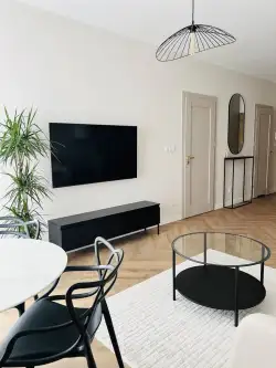 Skierniewice ,  Armii Krajowej   9