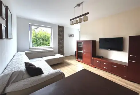 Gdynia ,  Modrzewiowa   6