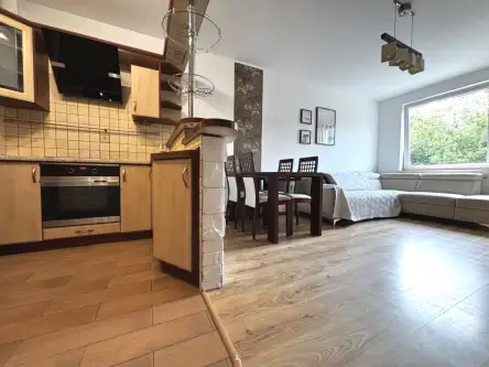 Gdynia ,  Modrzewiowa   9