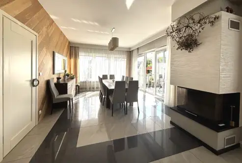 Rumia ,  Wąska   16