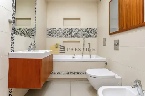 Warszawa ,  Dobra   13