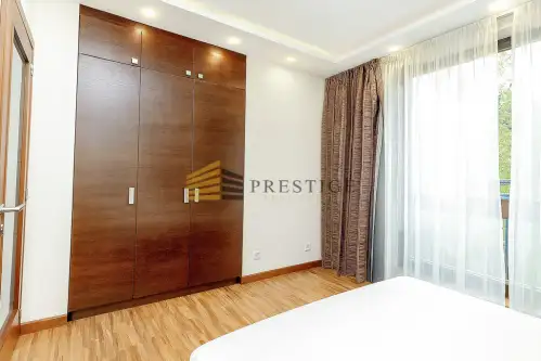 Warszawa ,  Dobra   9