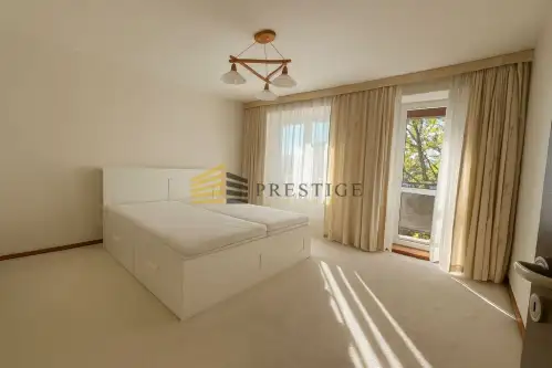 Warszawa ,  Renesansowa   3