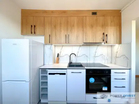 Kraków ,  Powstańców   3