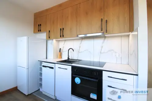 Kraków ,  Powstańców   4