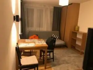 Warszawa ,  Londyńska   8