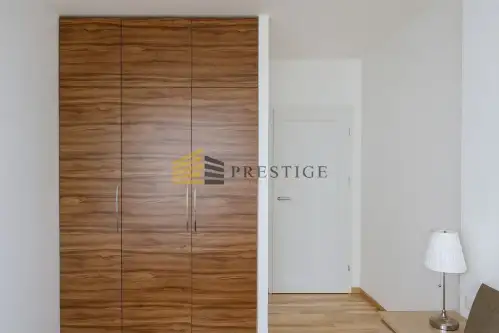 Warszawa ,  Giełdowa   6