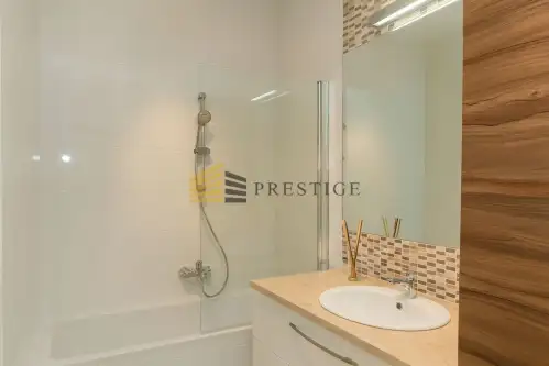 Warszawa ,  Giełdowa   7