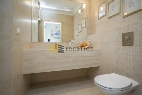 Warszawa ,  Aleja Jana Pawła Ii   11