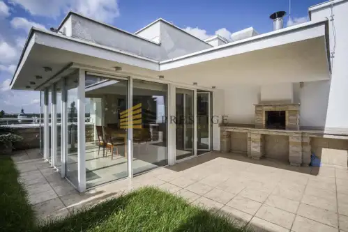 Warszawa ,  Aleja Jana Pawła Ii   2