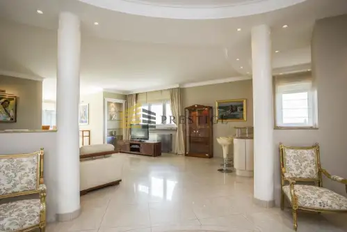 Warszawa ,  Aleja Jana Pawła Ii   6