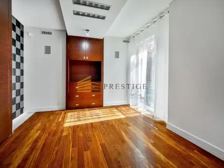 Warszawa ,  Zbyszka Cybulskiego   12