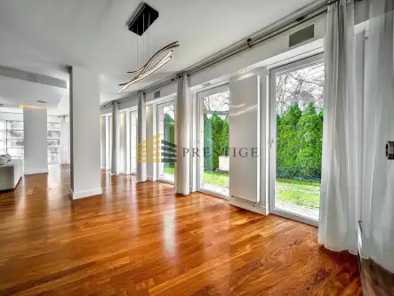 Warszawa ,  Zbyszka Cybulskiego   8