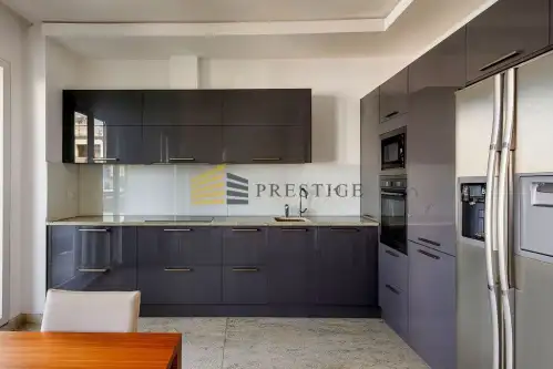 Warszawa ,  al. Wojska Polskiego   8