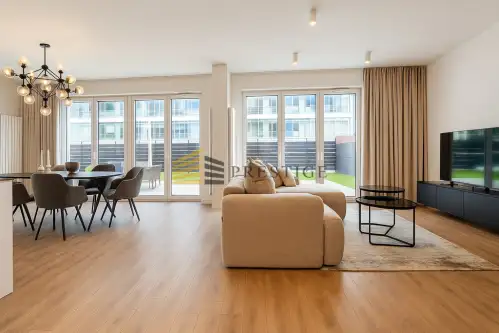 Warszawa ,  Domaniewska   5