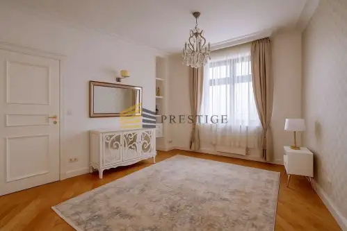 Warszawa ,  Niecała   11