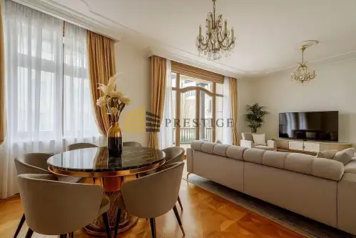 Warszawa ,  Niecała   4