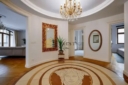 Warszawa ,  Niecała   7