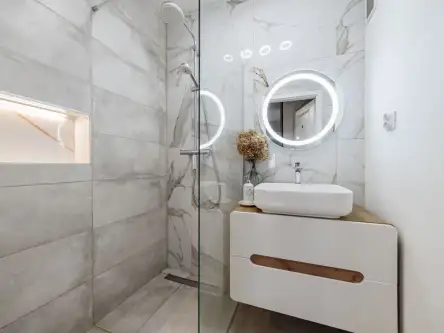 Warszawa ,  Czerniakowska   8