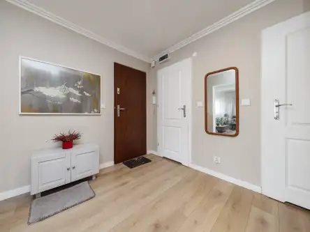 Warszawa ,  Czerniakowska   9