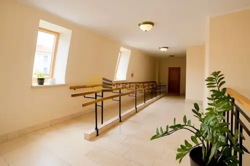 Warszawa ,  Podchorążych   11