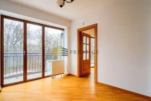 Warszawa ,  Podchorążych   5