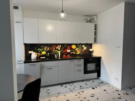 Warszawa ,  Emilii Plater   7