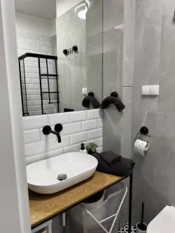 Warszawa ,  Emilii Plater   9