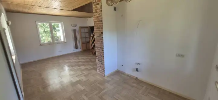 Kania polska ,  Akacjowa   10