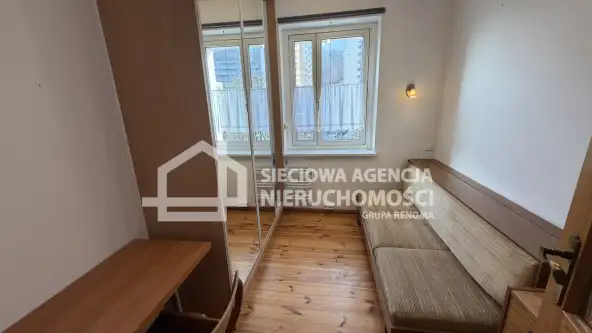 Gdynia ,  Śląska   4