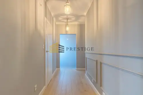 Warszawa ,  Burakowska   10