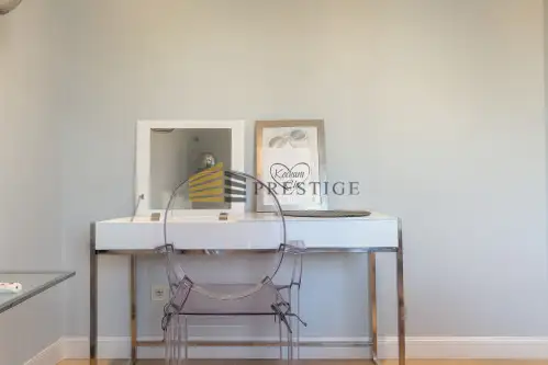 Warszawa ,  Burakowska   8