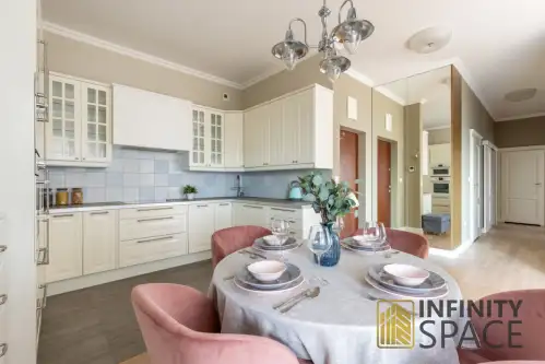 Warszawa ,  Pokorna   2