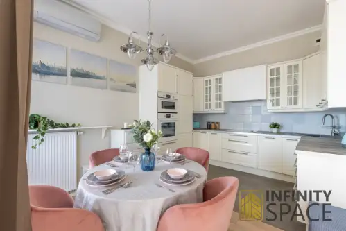 Warszawa ,  Pokorna   4