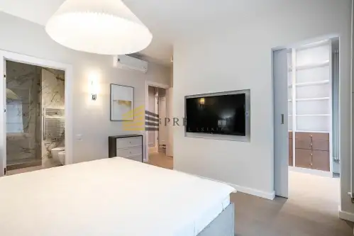 Warszawa ,  Grzybowska   8