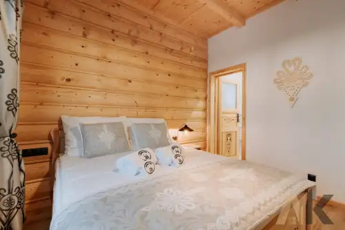 Mochnaczka niżna   10