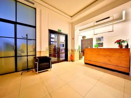 Warszawa ,  Solec   8