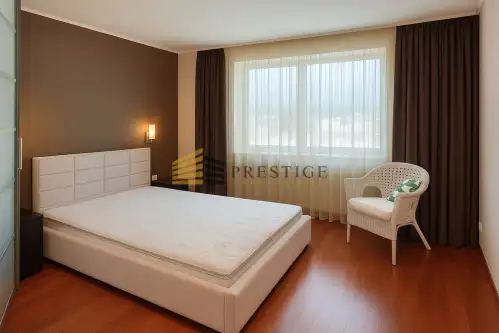 Warszawa ,  Rakowiecka   8