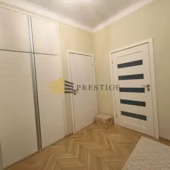 Warszawa ,  Krucza   7