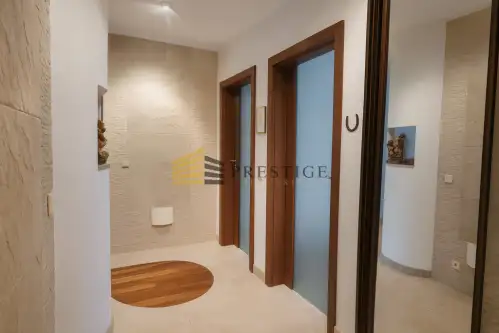 Warszawa ,  Urodzajna   11