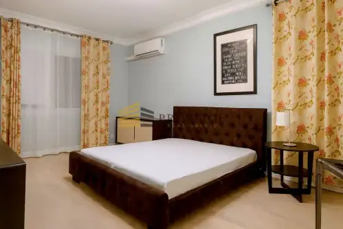 Warszawa ,  Rakowiecka   5