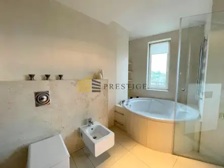 Warszawa ,  Skwer Kard. Stefana Wyszyńskiego   13