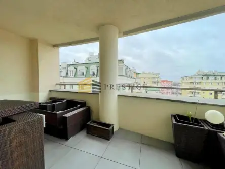 Warszawa ,  Skwer Kard. Stefana Wyszyńskiego   17