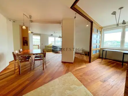 Warszawa ,  Skwer Kard. Stefana Wyszyńskiego   4