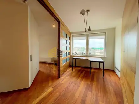 Warszawa ,  Skwer Kard. Stefana Wyszyńskiego   5