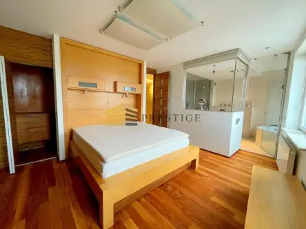 Warszawa ,  Skwer Kard. Stefana Wyszyńskiego   9