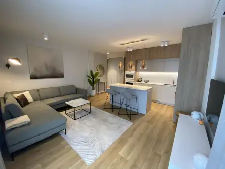 Warszawa ,  Garażowa   5